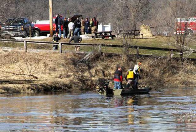 Rescue LCSD searchers in water